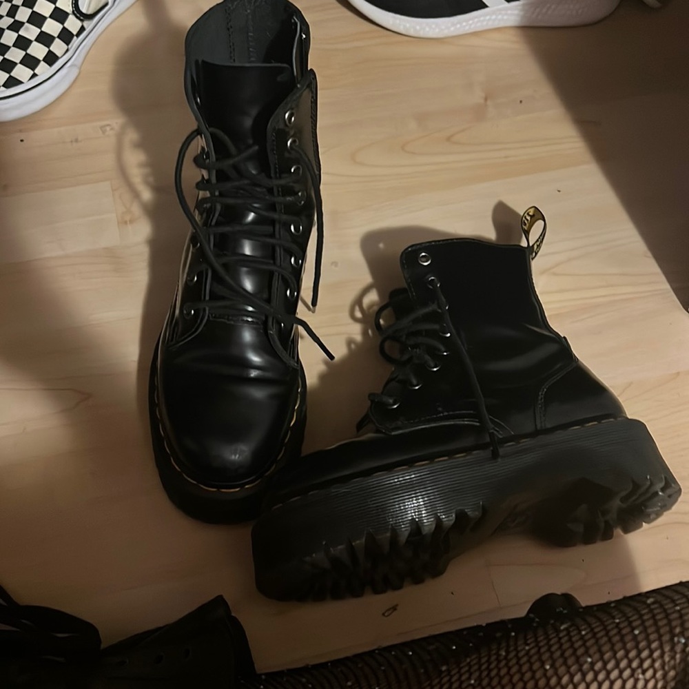 Platform Jadons combat boots in box